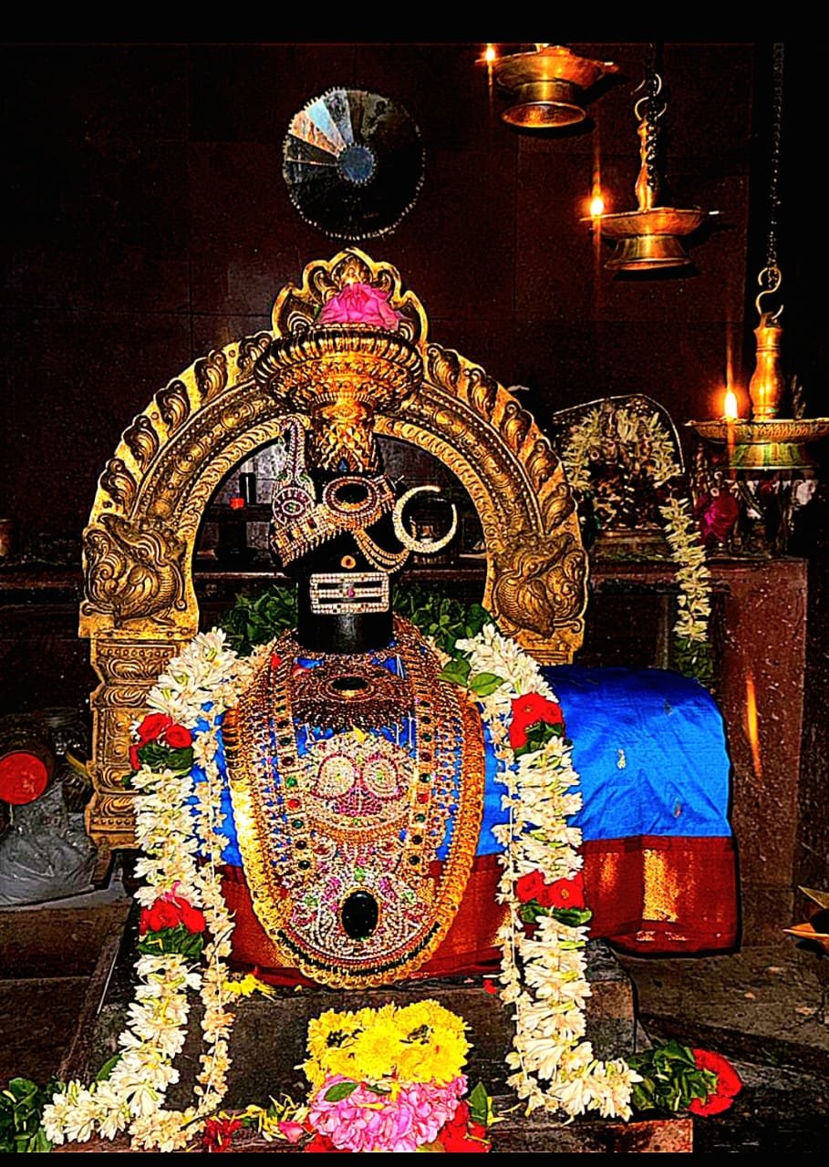 Vinayagar & Murugar Shrines